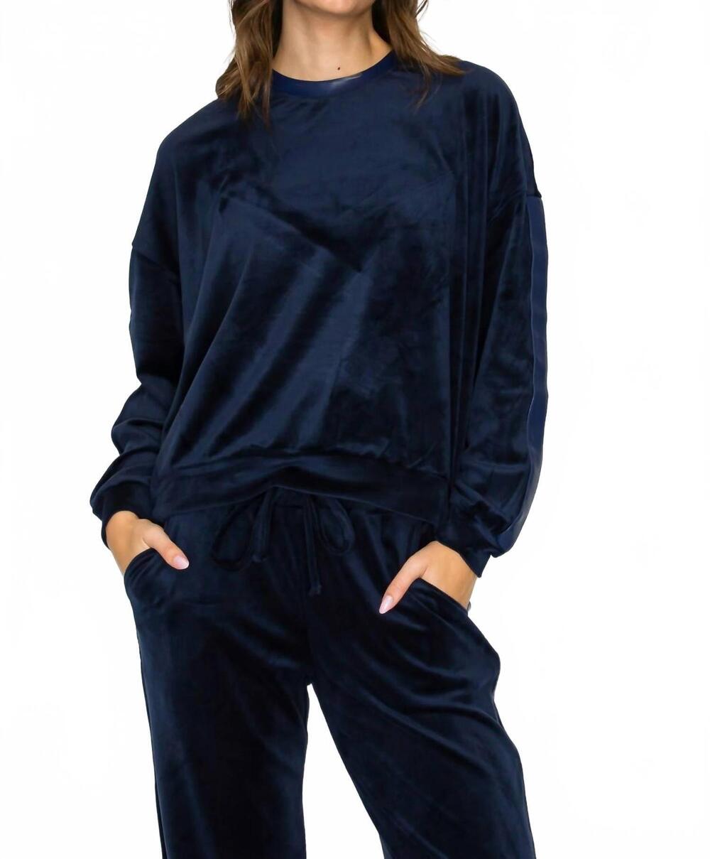 NEW KNIT RIOT velour lounge crew sweater in navy